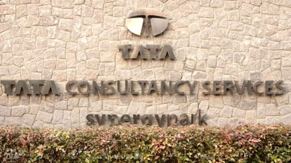 Is TCS Giving Upto 15% Pay Hike To Its Top Performers? Here&#039;s What You Want To Know