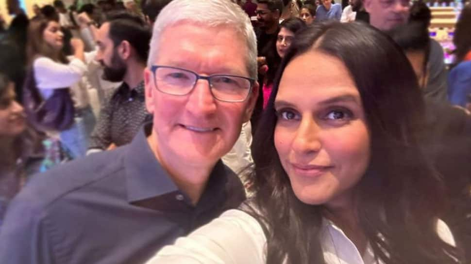 Neha Dhupia's Selfie With Apple CEO Tim Cook