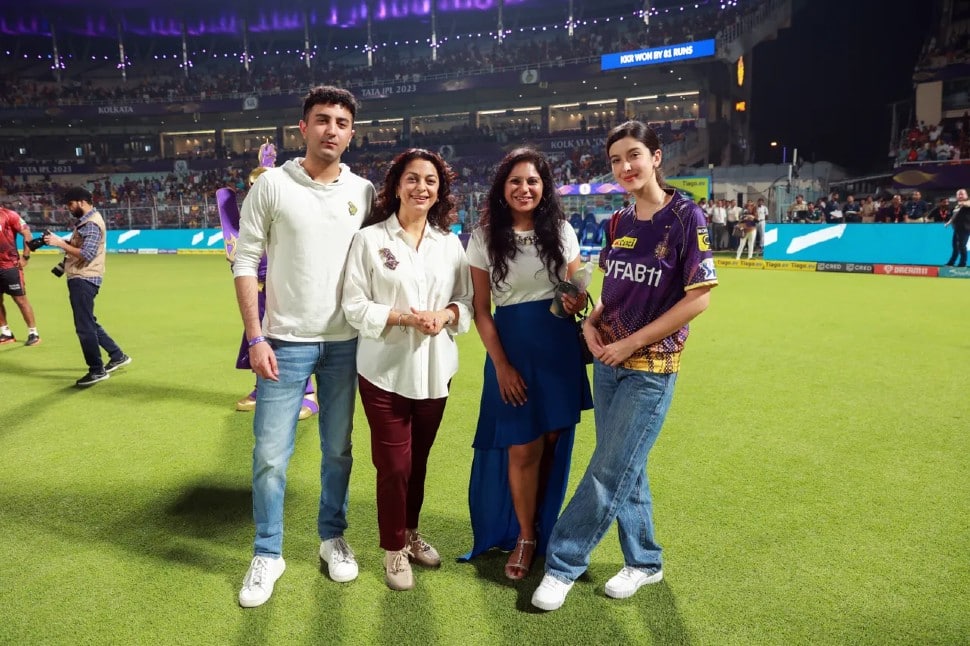 Bollywood star and Kolkata Knight Riders co-owner Juhi Chawla with Sanjay Kapoor's daughter Shanaya Kapoor during KKR's first home game of IPL 2023 at the Eden Gardens in Kolkata. (Photo: BCCI/IPL)