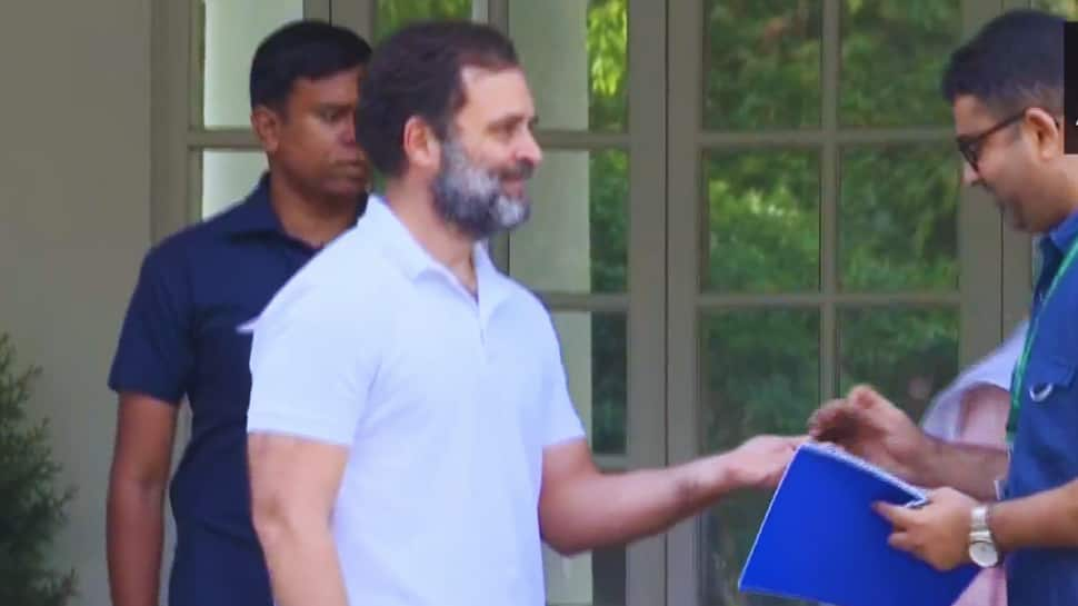 Rahul Hands Over Keys To Official Delhi Bungalow, Thanks Countrymen - Watch