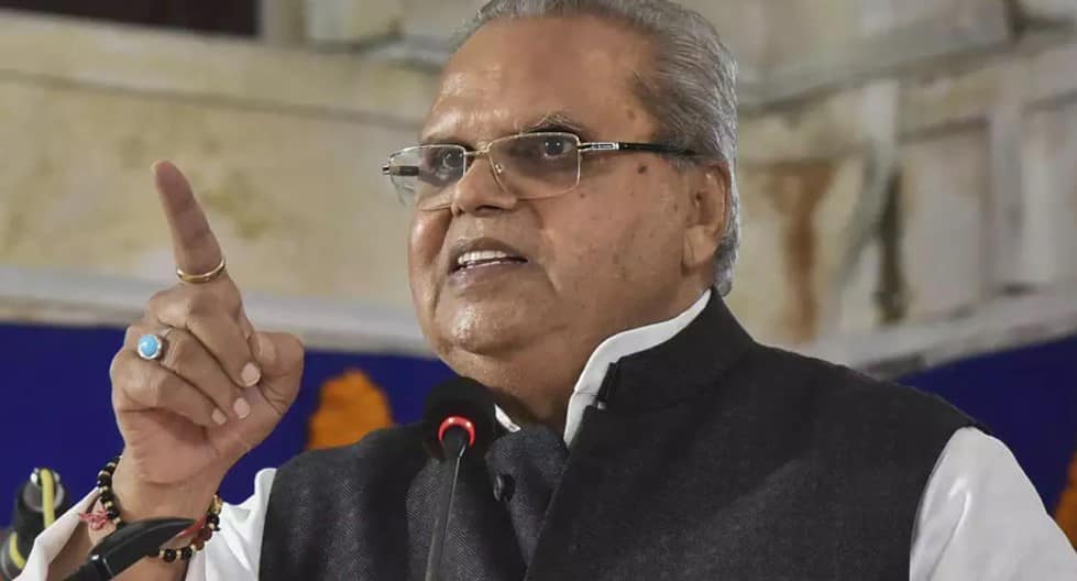 Delhi: Satya Pal Malik&#039;s Surprise Turn-Up At Police Station Sparks Arrest Rumours