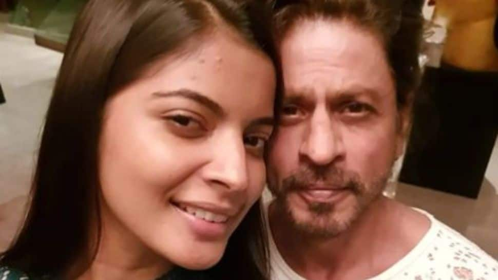 Model Shares Her Joy As Shah Rukh Khan Hosts Her At Mannat, Bakes Pizza- See Viral Pics 