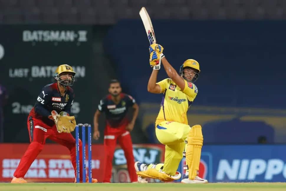 Shivam Dube hammered 9 sixes in his 95 not out against Royal Challengers Bangalore as Chennai Super Kings tallied 17 sixes in an IPL 2022 match in Navi Mumbai. (Photo: BCCI/IPL)