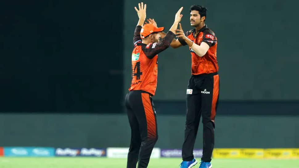 WATCH: Sunrisers Hyderabad Spinner Washington Sundar Gets Three Wickets In One Over Vs Delhi Capitals