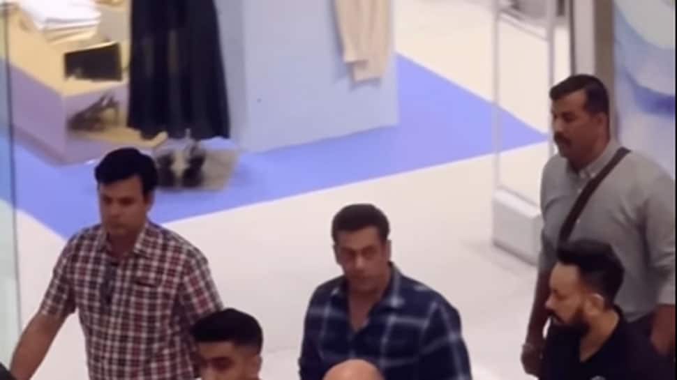 970px x 545px - Viral Video: Salman Khan Spotted At A Dubai Mall Amid Tight Security Cover  - Watch | People News | Zee News