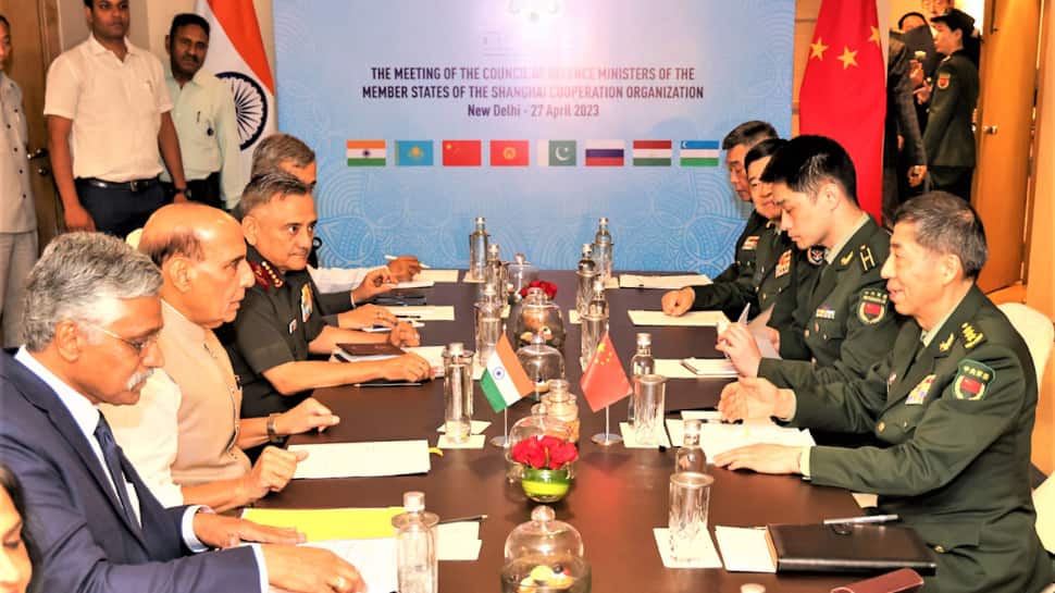 Rajnath Singh Meets Chinese Counterpart, Says ‘Border Violations Have Eroded Relations’
