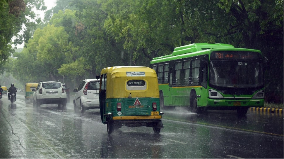 Light Rain In Delhi Brings Down Temperature, More Showers Likely On Monday