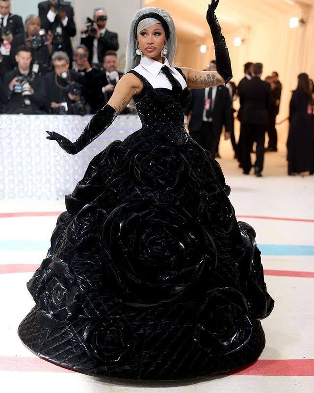 Met Gala 2023 Outfits: Met Gala 2023: Alia Bhatt's white gown with 100K  pearls, Priyanka Chopra looks edgy in thigh-slit Valentino dress, Kim  Kardashian makes an entry in Schiaparelli outfit - The
