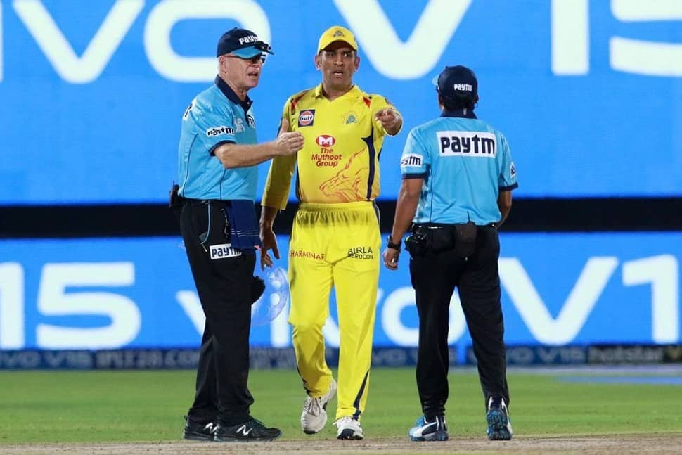 'Captain Cool' MS Dhoni lost his cool on the field against the umpires in IPL 2019. A furious Dhoni came marching onto to field from the dugout after Ben Stokes of Rajasthan Royals bowled a beamer at Chennai Super Kings batter Mitchell Santner. Video of Dhoni arguing with umpires in the final over went viral on social media. (Source: Twitter)