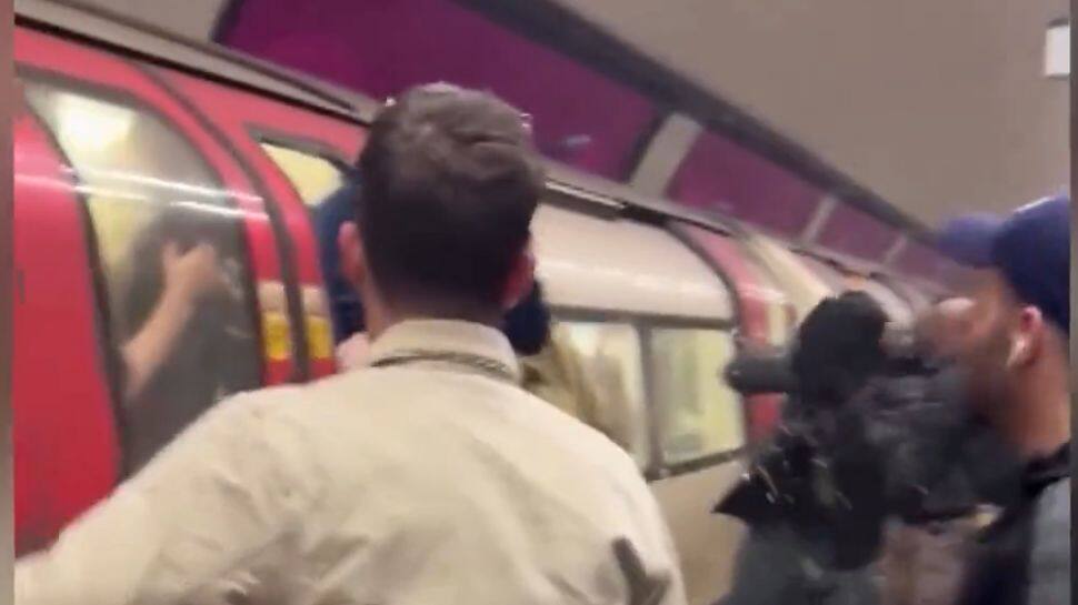 London Metro Commuters Break Glass Window To Escape Smoke-Filled Cabin, Video Surfaces