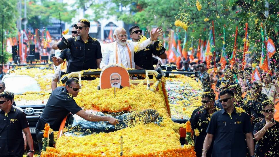 Karnataka Elections: Amid &#039;Modi, Modi&#039; Chants, PM Holds 8-Km-Long Road Show In Bengaluru