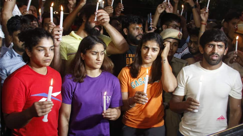 &#039;No One Has Hijacked Wrestlers&#039; Protest&#039;: Vinesh Phogat As Farmer Leaders Join Them At Jantar Mantar