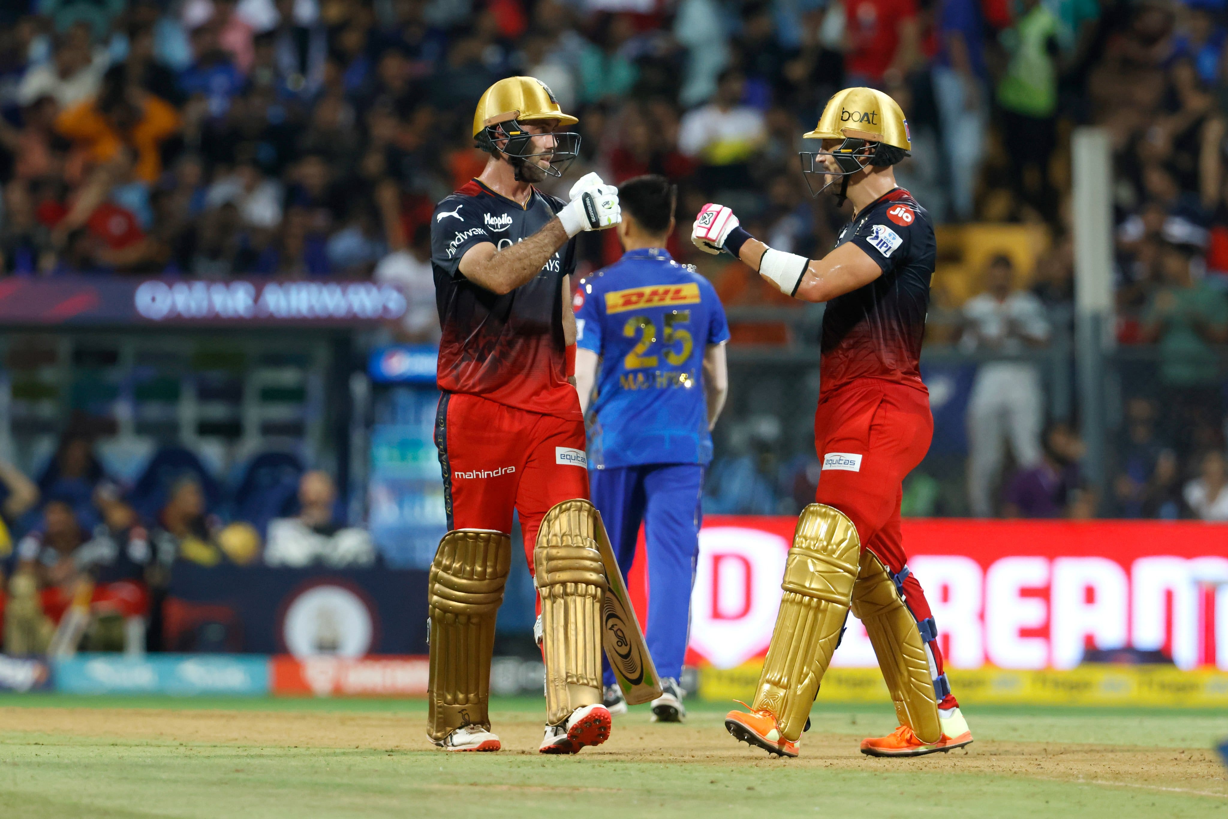 Faf, Maxwell take RCB to 199/6