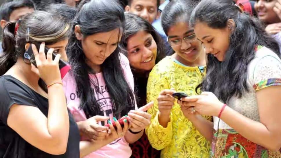 CBSE 12th Board Result 2023 Declared On cbseresults.nic.in- Here&#039;s How To Check Via SMS