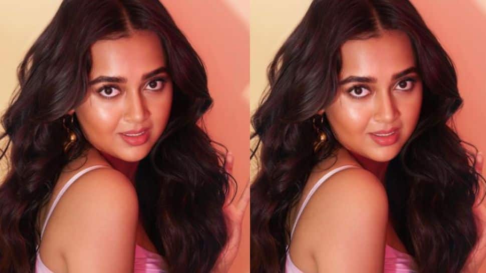 Tejasswi opted for subtle makeup look