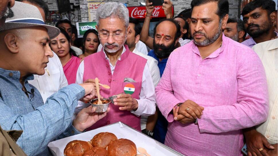 &#039;Aapke Muh Mein Ghee-Shakkar&#039;: Jaishankar&#039;s Reply To Query On &#039;Pani Puri Replacing Hamburger In West&#039; Goes Viral