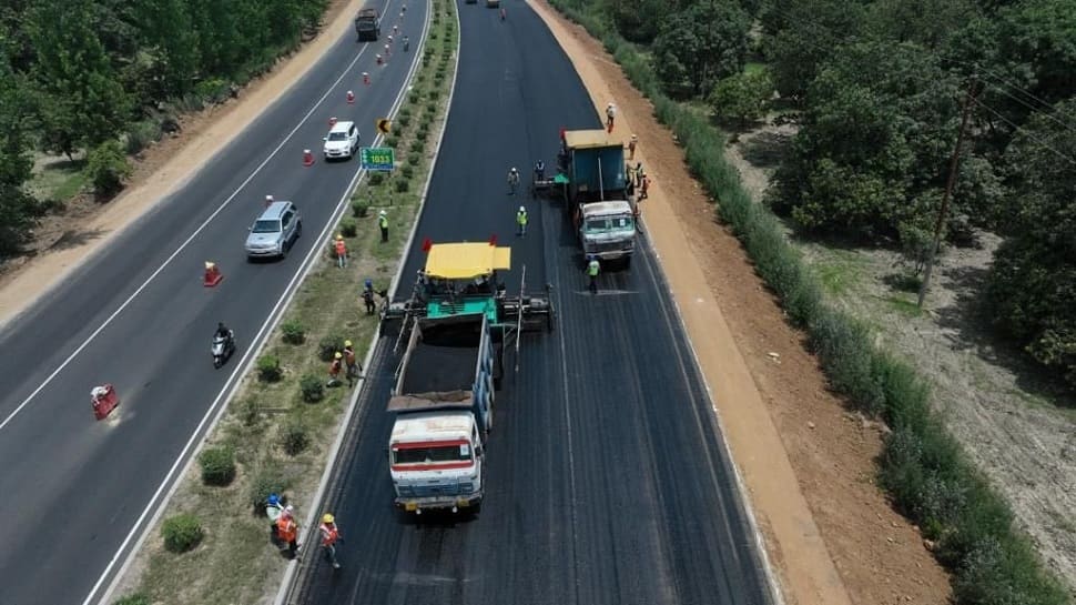 India Achieves New Record In Road Construction, Lays 100 Km Delhi-Aligarh Expressway In 100 Hours