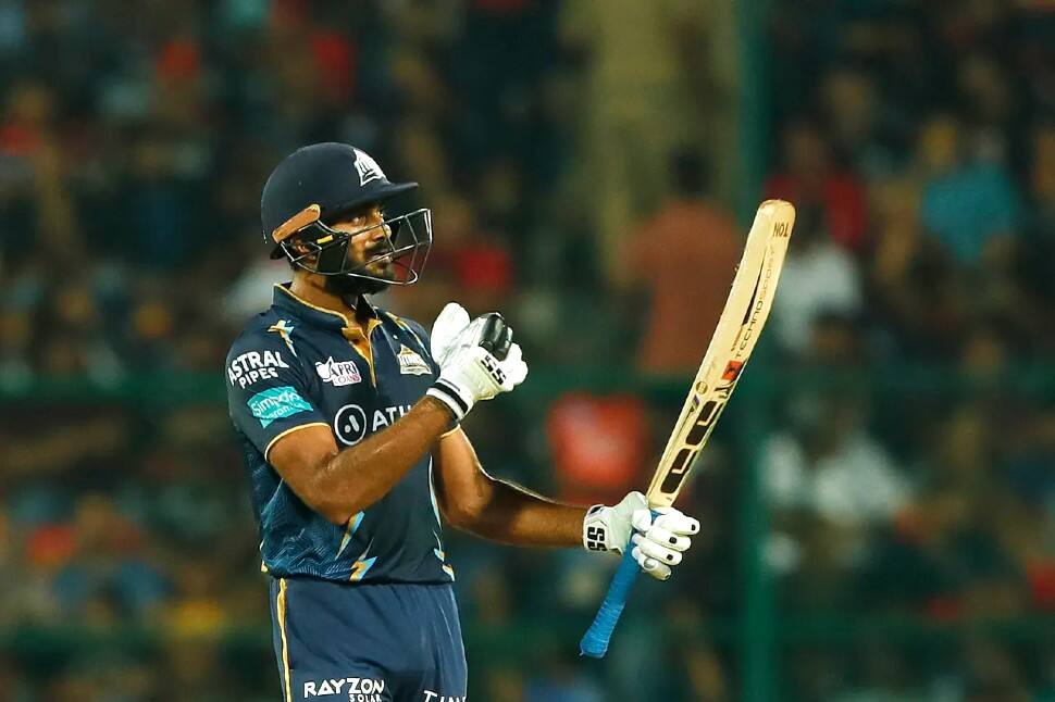 Gujarat Titans all-rounder Vijay Shankar Vijay Shankar completed the landmark of 1000 runs in the cash-rich league. Shankar scored 53 against RCB and now has 1,018 runs in IPL. (Photo: BCCI/IPL)