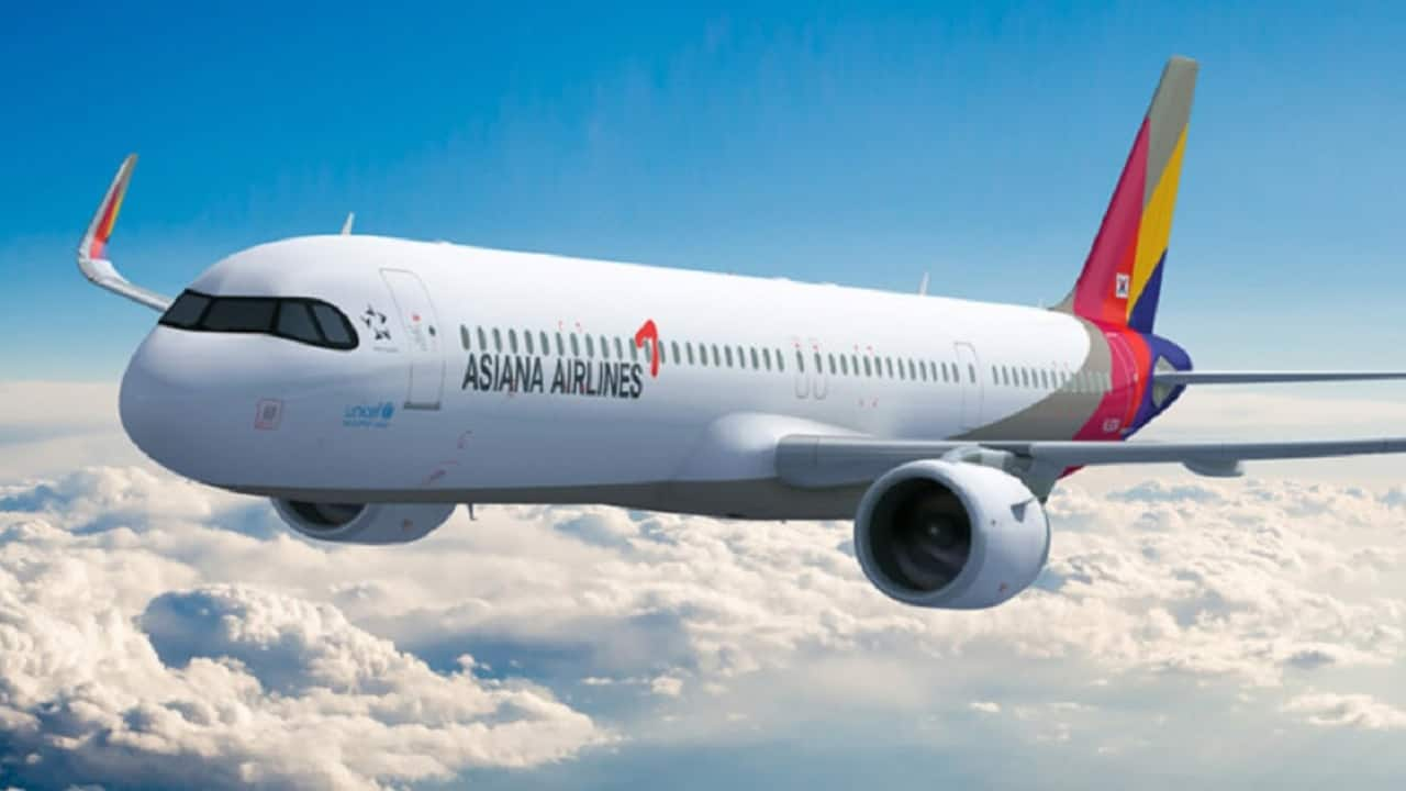 Asiana Passenger Opens Plane&#039;s Emergency Door During Flight, Several Injured