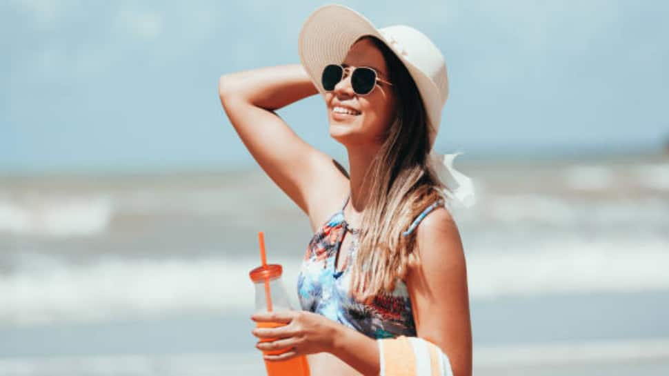 5 Tips To Protect Your Skin And Avoid Tanning This Summer | Beauty/Fashion News | Zee News