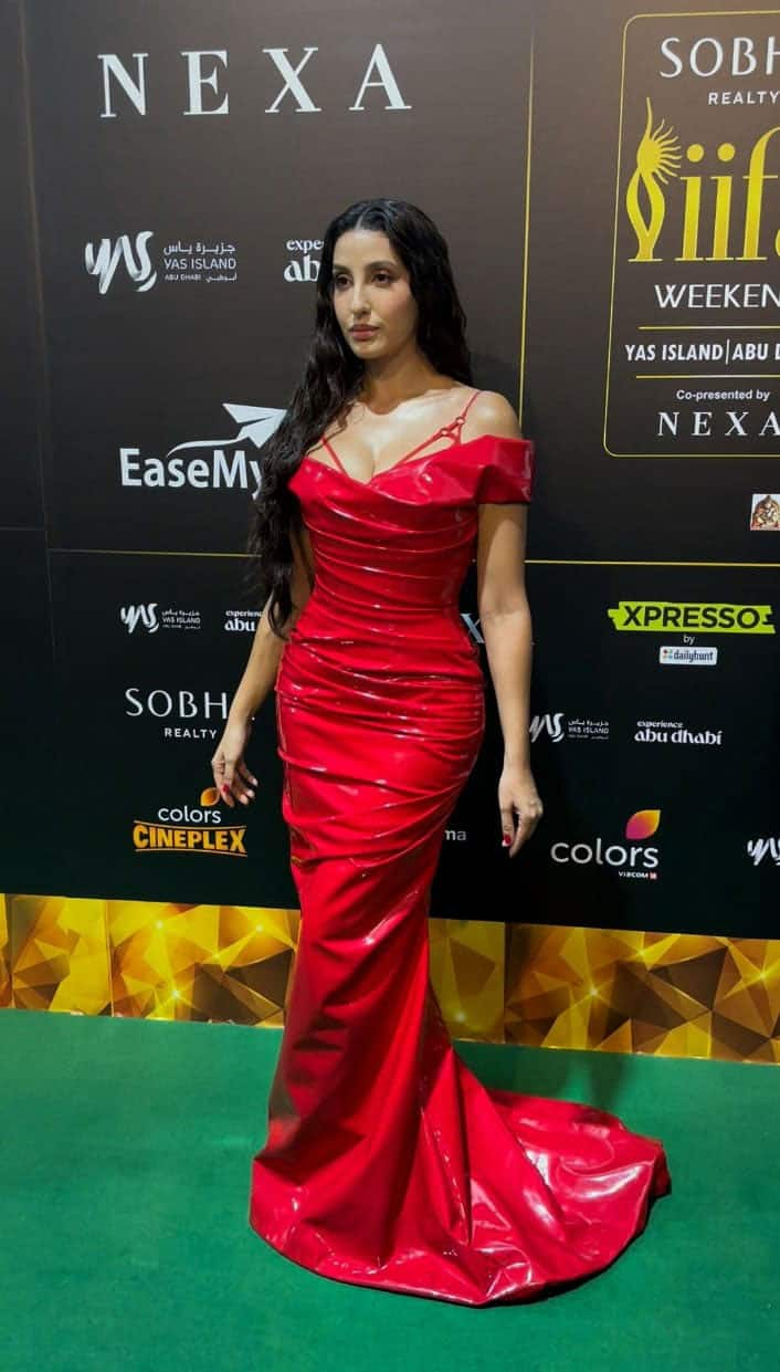 IIFA 2023 Kriti Sanon, Esha Gupta, Nora Fatehi Steal Spotlight With