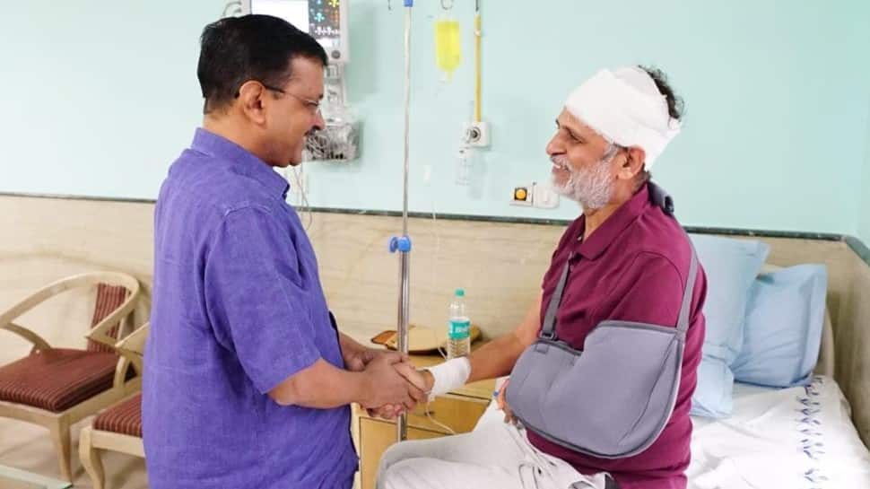 CM Kejriwal Meets &#039;Brave Man&#039; Satyendar Jain In Hospital