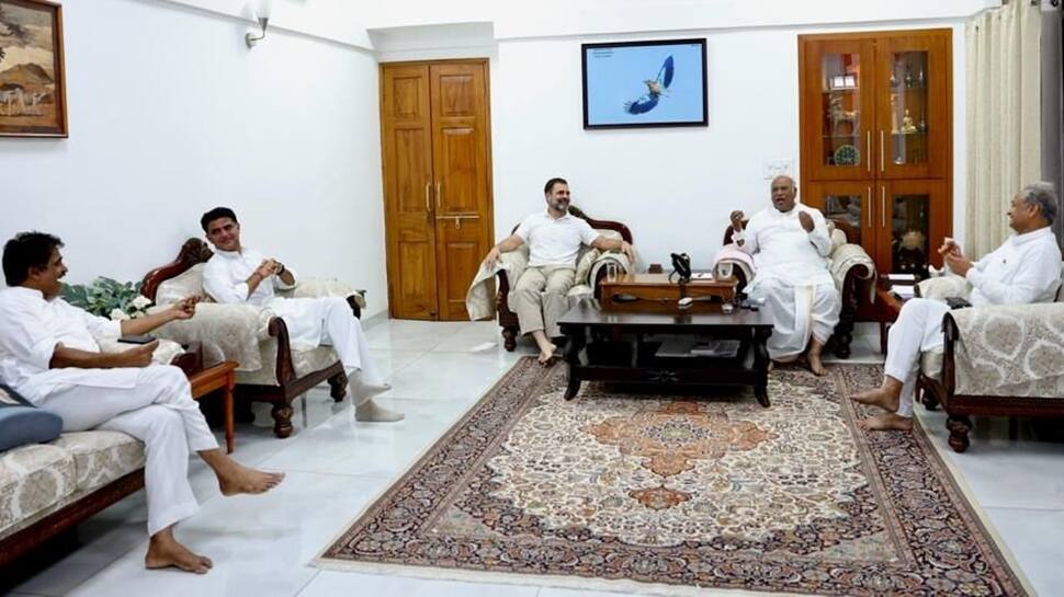 Congress projects unity between Ashok Gehlot and Sachin Pilot in late night press brief