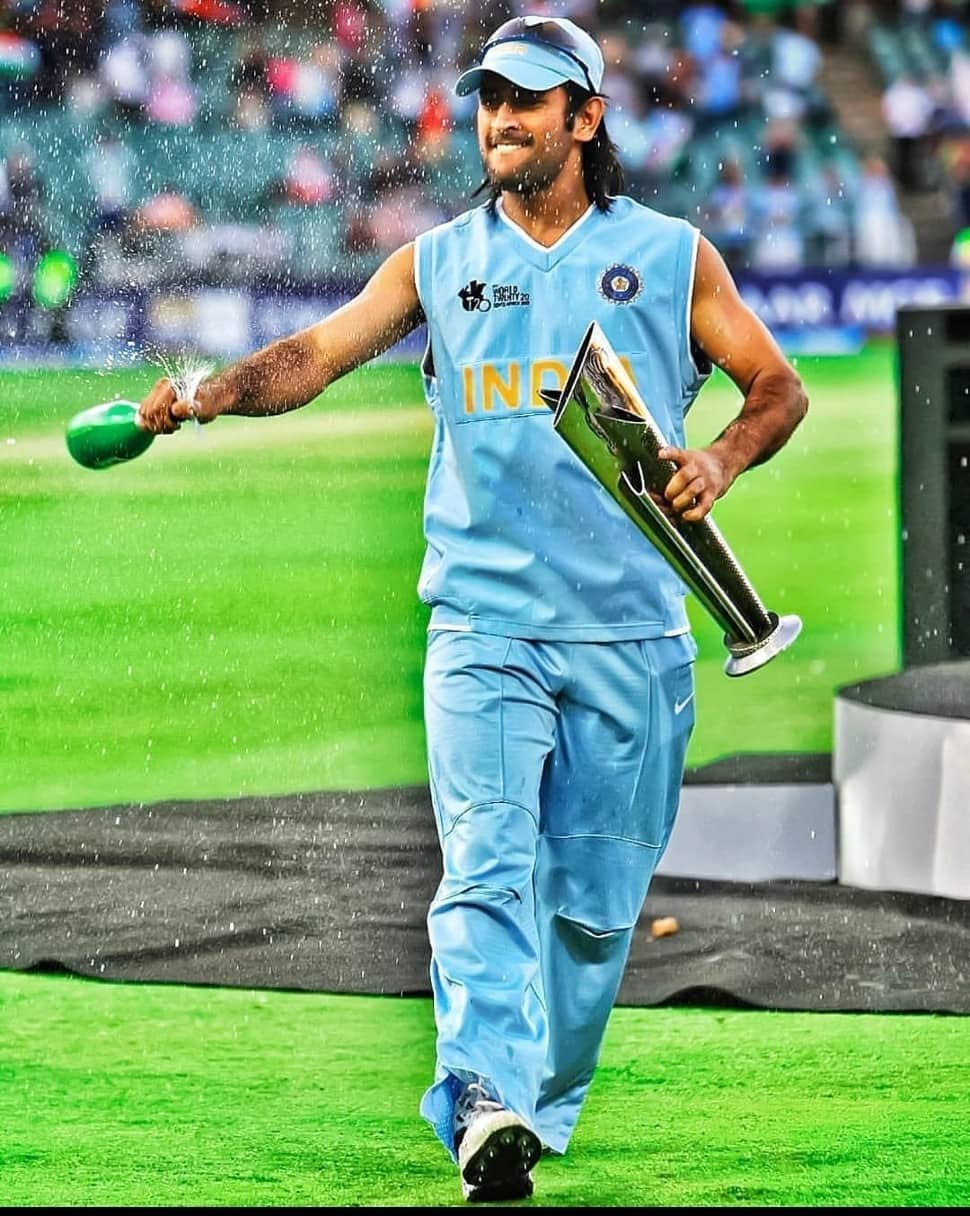 MS Dhoni won his first-ever T20 title in 2007, leading Team India to the inaugural T20 World Cup 2007 crown. India beat Pakistan in the final by 5 runs. (Source: Twitter)