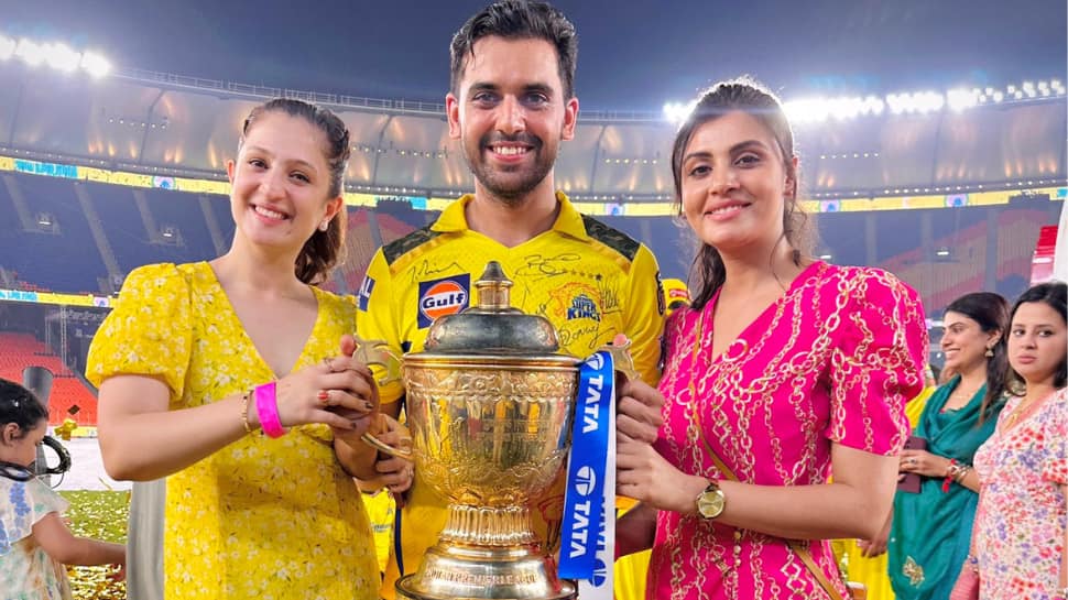 Malti Chahar, Deepak Chahar&#039;s Sister, Poses With IPL 2023 Trophy Alongside Bhaiya And Bhabhi; See Pics