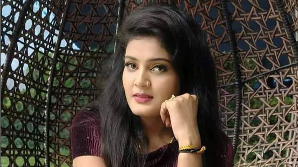 Bhojpuri Singer Nisha Upadhyay Hit By Bullet During Celebratory Firing In Saran