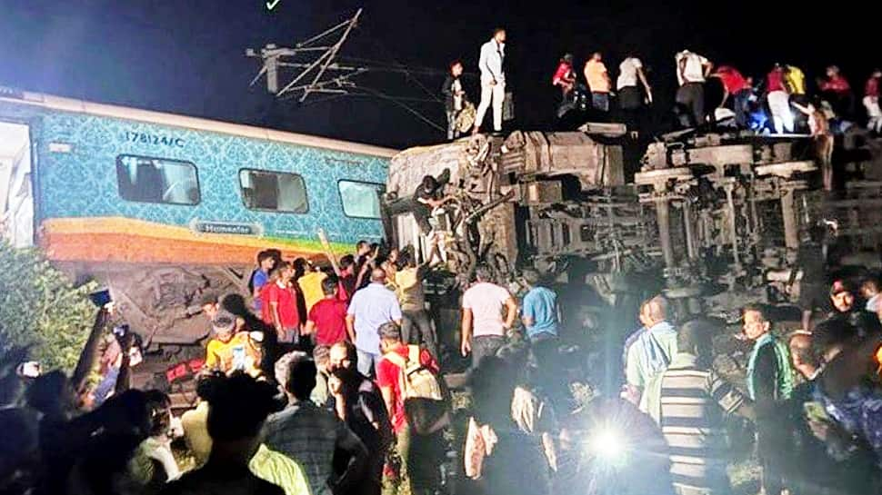 Coromandal Express Train Accident: Indian Railways Issues Helpline Numbers - Check Details