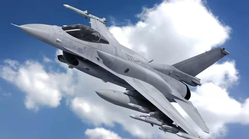 US Fighter Jets Fly Over Houses Chasing Unresponsive Plane Before It Crashes In Virginia