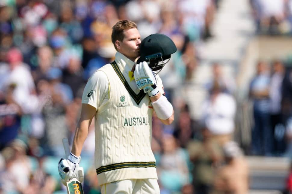 Steve Smith completed his ninth Test century against India, equalling Joe Root’s tally for most Test centuries against the Indian side. (Photo: AP)