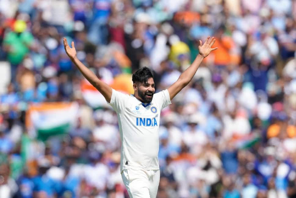 India pacer Mohammed Siraj claimed his 50th wickets in just his 19th Test. Jasprit Bumrah is currently the fastest pacer to 50 Test wickets for India, needing only 11 matches to reach the figure. (Photo: AP)