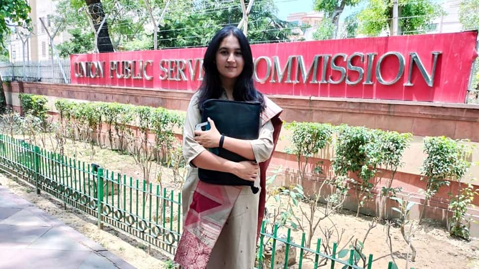 Meet Simran Bala, Jammu And Kashmir&#039;s First Woman To Crack UPSC With AIR 82 This Year And Now Appointed As Assistant Commandant CAPF