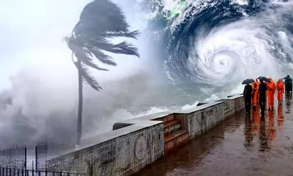 चक्रवाती तूफान 'Biporjoy' : कच्छ के जखौ से 180 KM दूर , 6 KM की रफ्तार से बढ़ रहा आगे Cyclone 'Biporjoy': 180 KM away from Jakhau in Kutch, moving at a speed of 6 KM