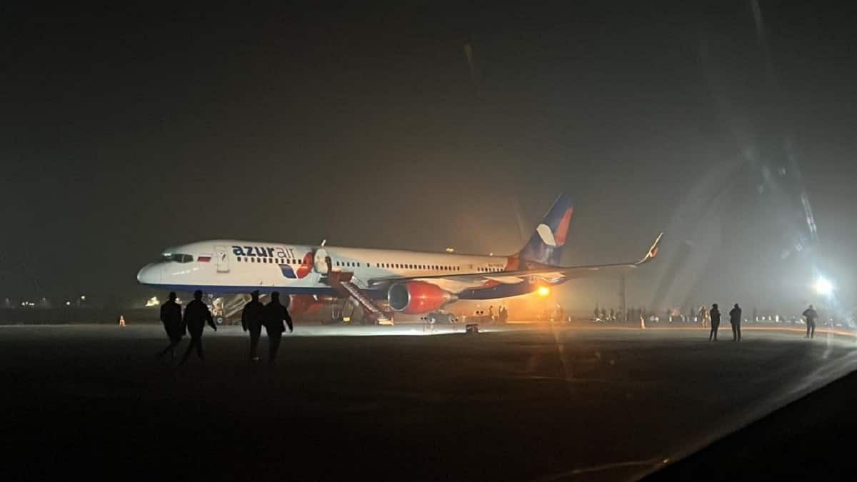 Flights not allowed to fly in Jamnagar till 12 midnight amid Biparjoy threat | Zee News