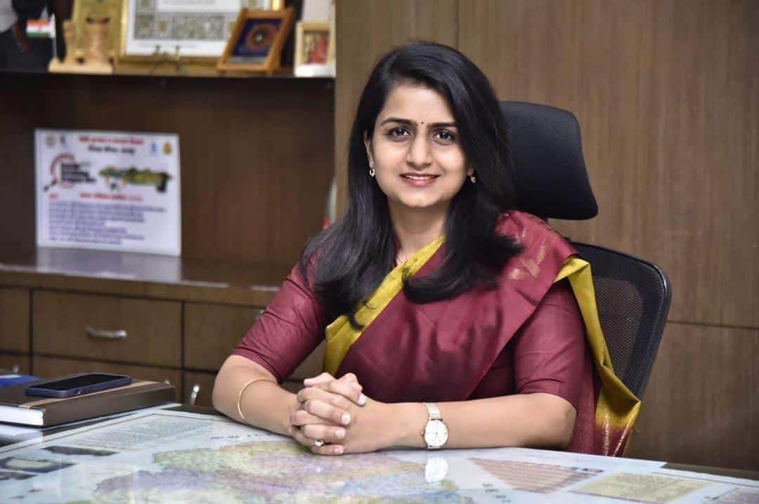 Inspirational Story Of IAS Somya Sharma: UPSC Without Coaching In 1st Attempt, 103 Fever During Exam