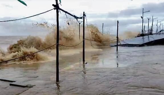 Cyclone Biparjoy Update: Cyclonic Storm Weakens 