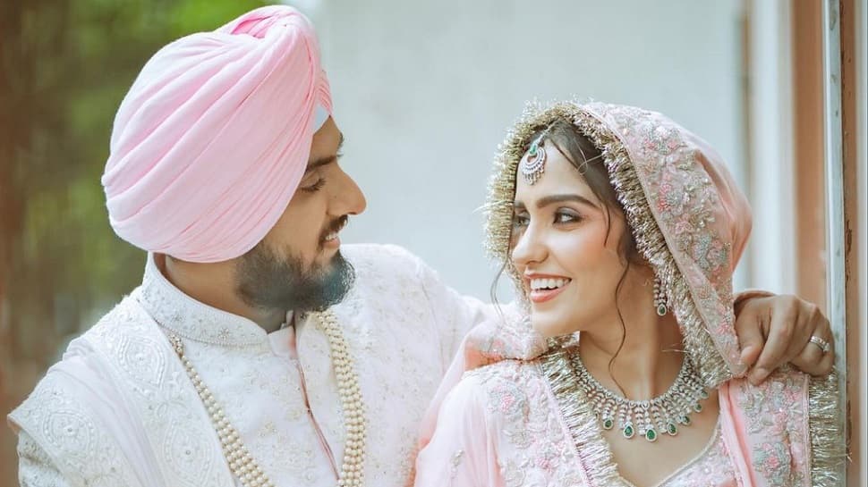 &#039;Rataan Lambiyan&#039; Singer Asees Kaur Marries Beau Goldie Sohel After Dating For 7 Years