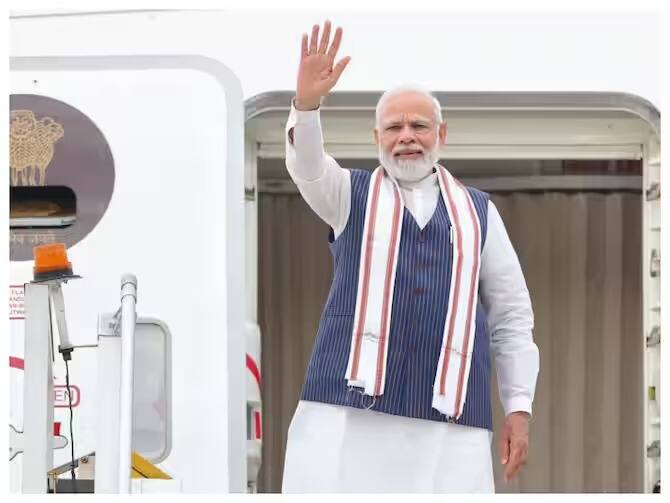 PM Modi US Visit LIVE Updates:Modi arrived on the first state visit of America | Zee News