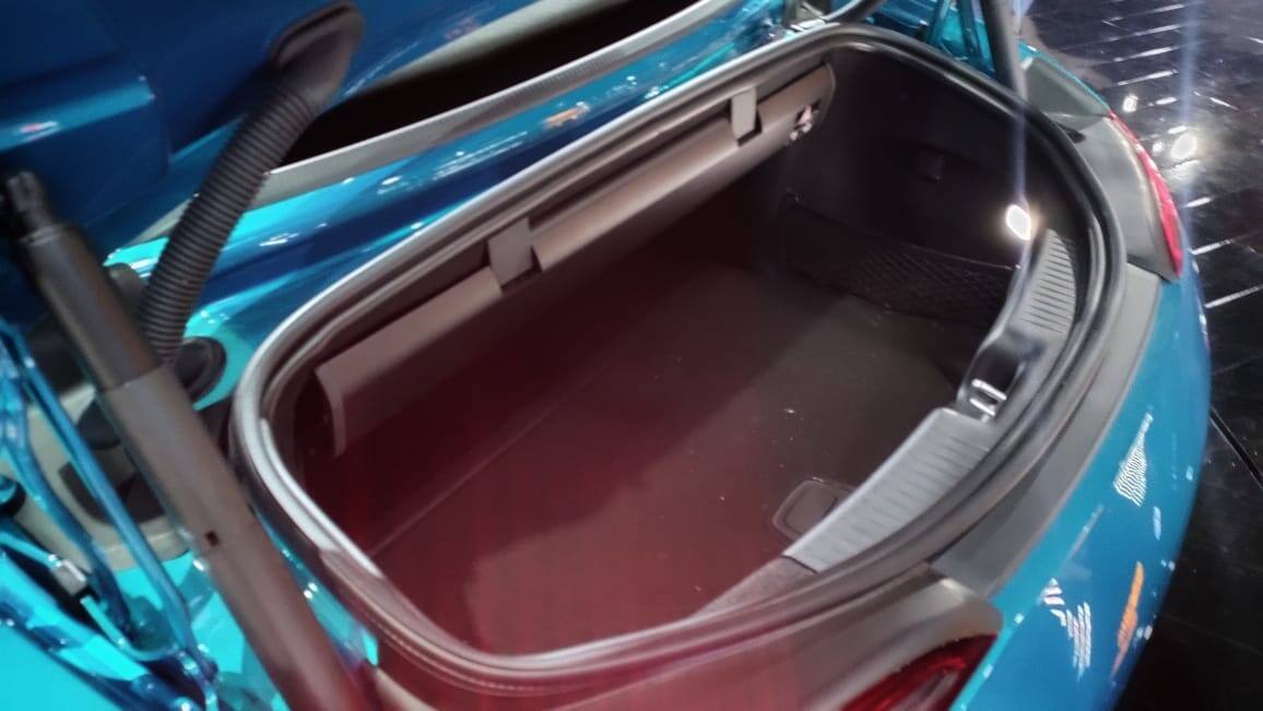 Mercedes-AMG SL55: Boot Space