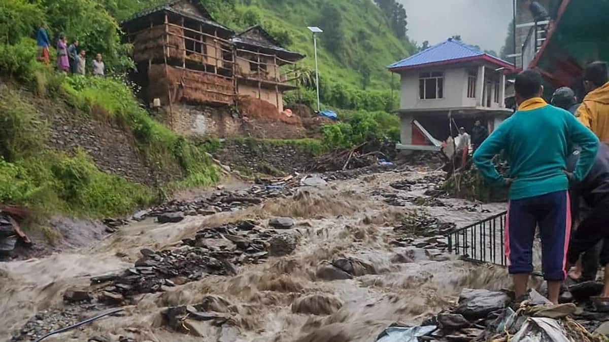 Monsoon hits Himachal Pradesh badly, situation worsens | Zee News