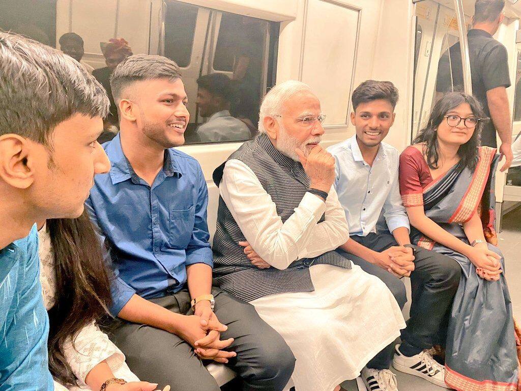 Prime Minister Modi Reached Metro To Attend Centenary Celebrations Of ...