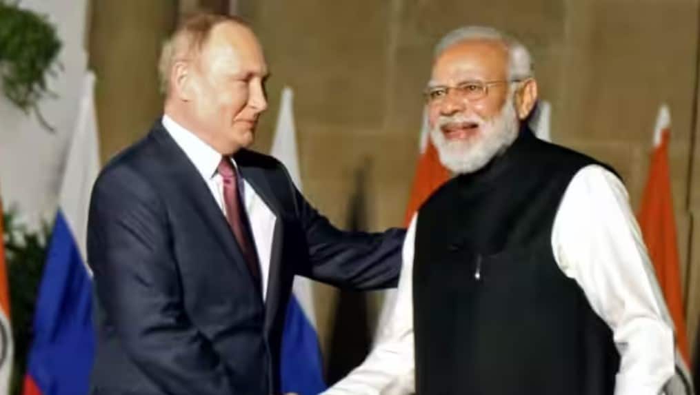 Russian President Vladimir Putin and Prime Minister Narendra Modi ...