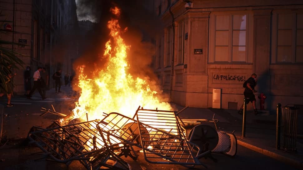 Rioters Clash With French Police, Loot Stores In 4th Day Of Arson
