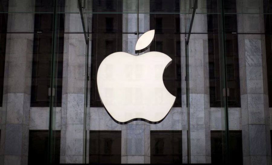Read more about the article Apple’s Market Value Touches $3 Trillion Mark For First Time