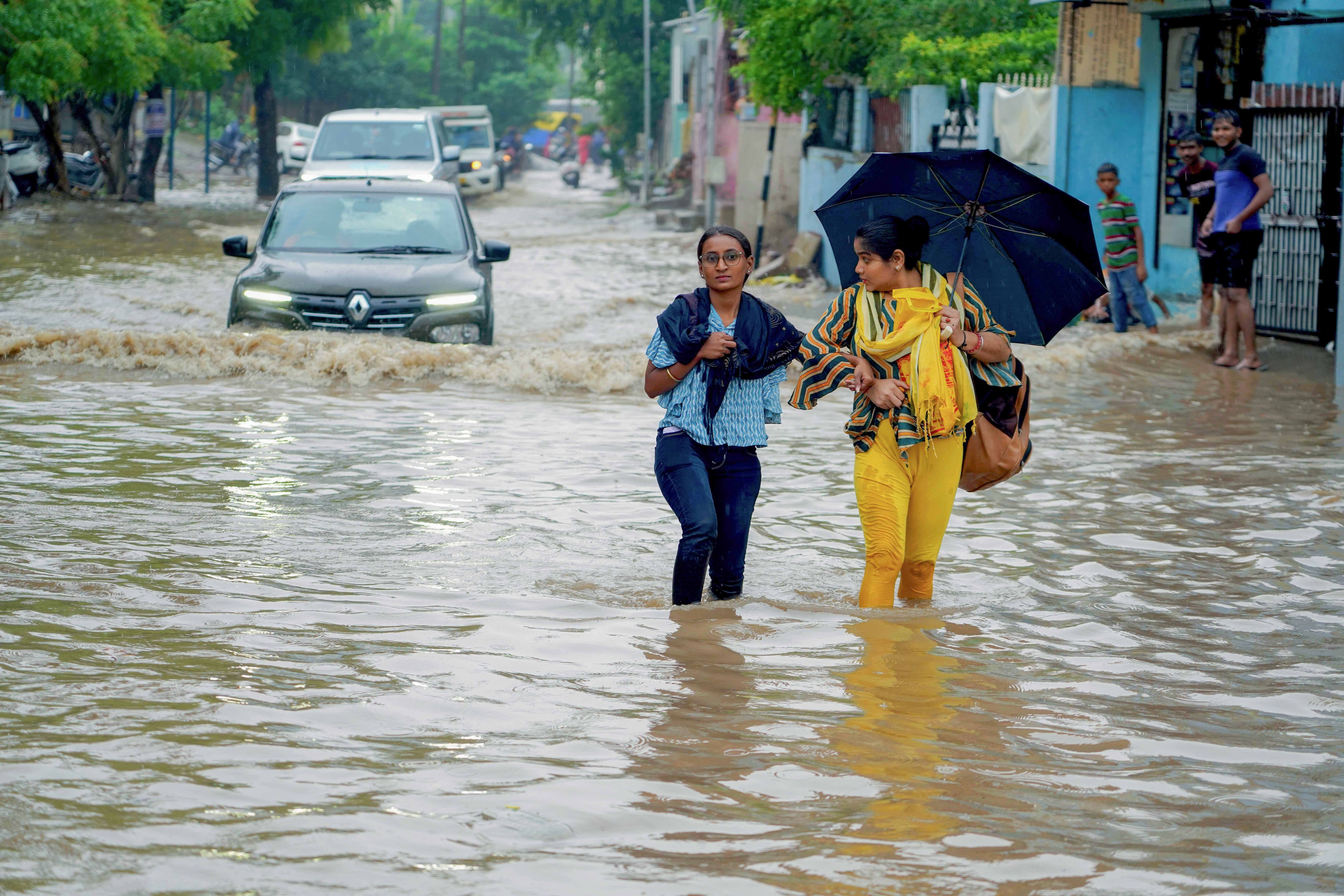 IMD Predicts Moderate Rainfall In Ahmedabad