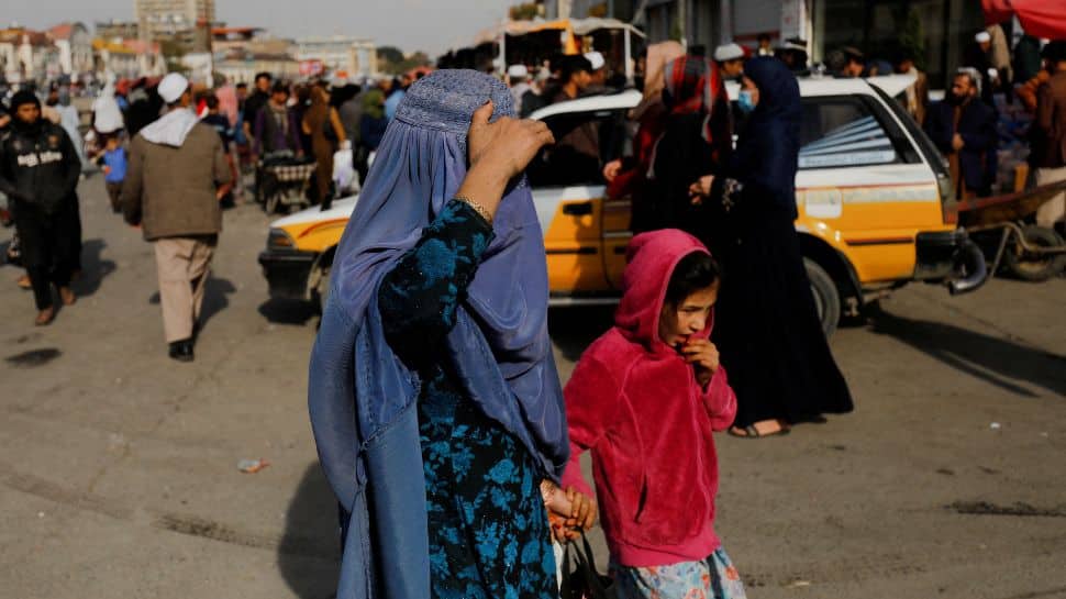 Les talibans interdisent désormais les salons de beauté pour femmes en Afghanistan |  Nouvelles du monde