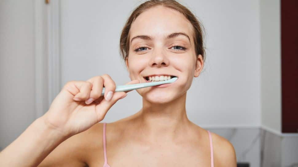 Exclusive: Not Brushing Teeth At Night? It Might Increase Risk Of Cardiovascular Disease